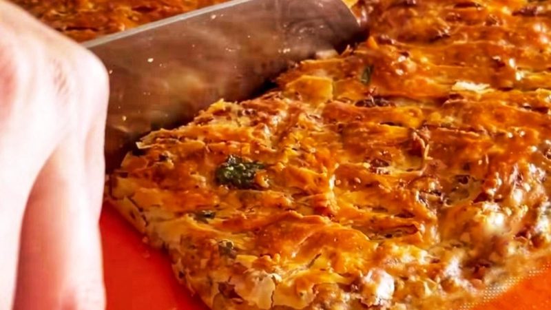 Merită să încercați rețeta tradițională turcească de burek cu carne