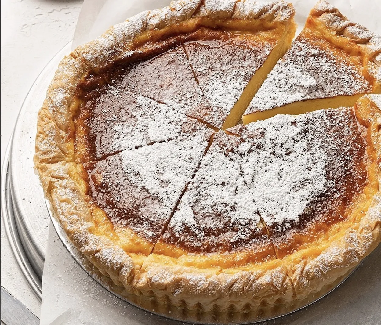 Grecii săraci au creat acest desert și e delicios. Galatopita, prăjitura cu gust de vacanță