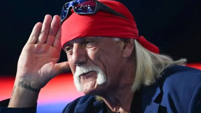 Keanu Reeves a adoptat câinele loial al lui Hulk Hogan. Animalul s-a despărțit de stăpânul său într-un mod sfâșietor
