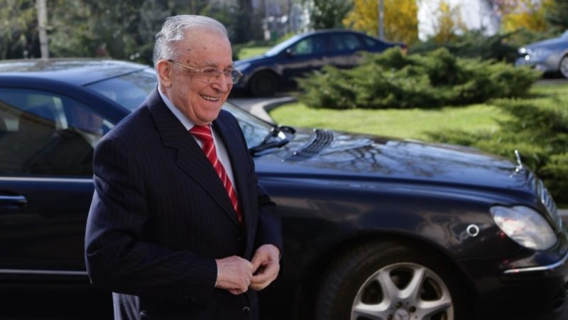 Ion Iliescu va fi înmormântat creștinește, cu slujbă și preoți. S-a schimbat însă cimitirul