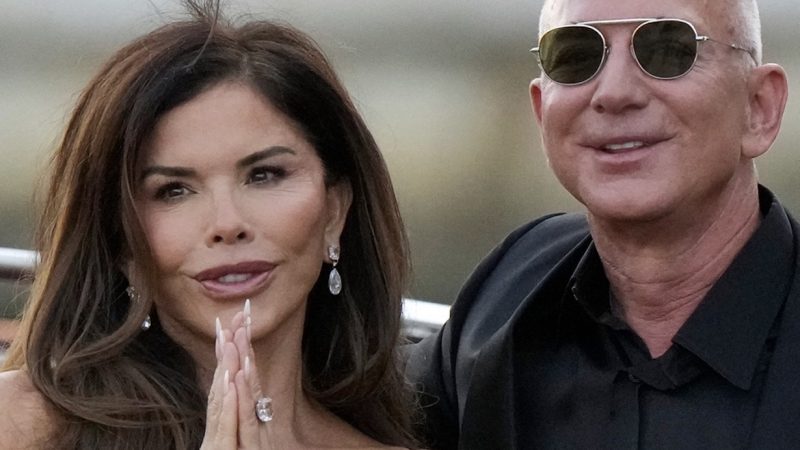 Soția lui Jeff Bezos, hotărâtă să îi crească acestuia averea. Cu cât își vinde ultima carte