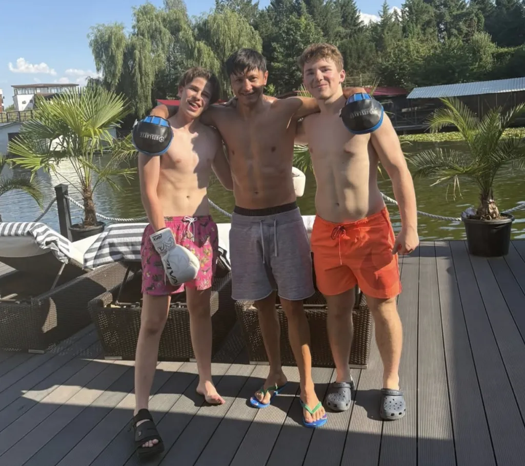 Bebeto, transformare spectaculoasă. Băiatul trage greu - FOTO