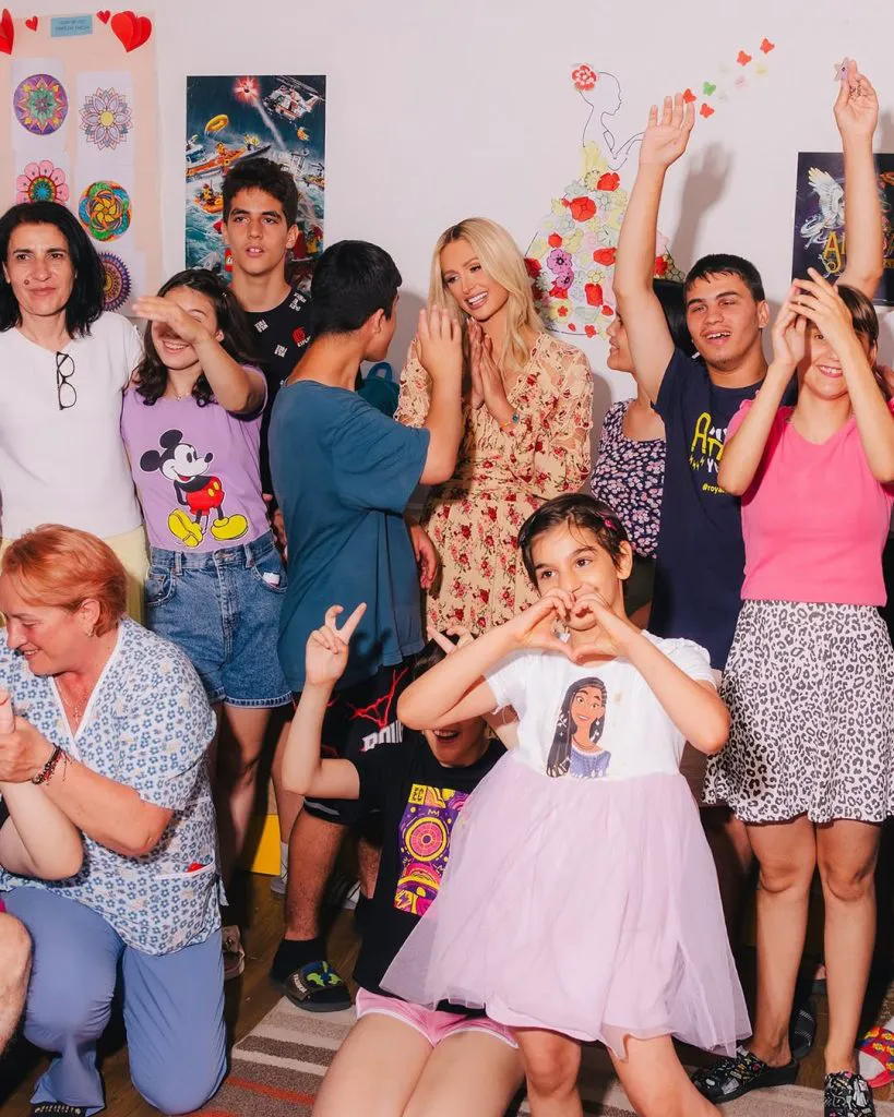 Ce a impresionat-o pe Paris Hilton. Vedeta face dezvăluiri despre călătoria în România