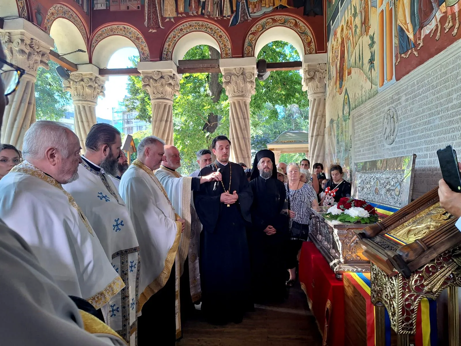 Icoana făcătoare de minuni a Maicii Domnului de la Mănăstirea Glavacioc, veche de 600 de ani, pentru prima dată în istorie, în pelerinaj la Biserica Sfântul Gheorghe-Nou
