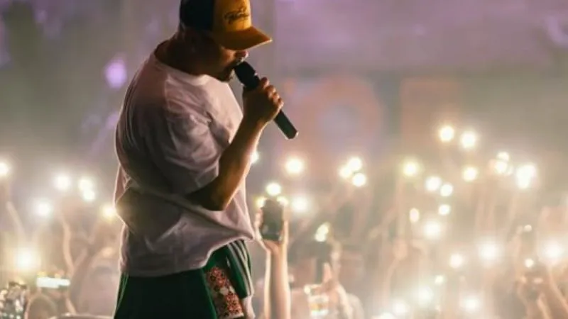 Rapperul Puya, hăituit de fani. „Au început să mă certe: Ce, mă, nu ești vedetă?”