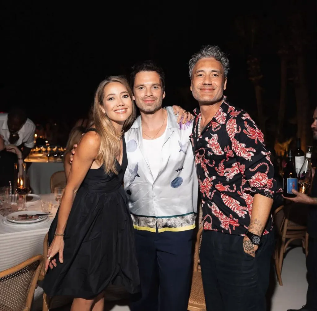 Sebastian Stan, la o petrecere cu țigări și vedete de la Hollywood. Rita Ora a organizat totul în Ibiza