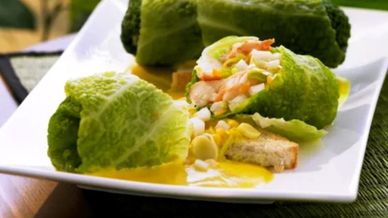 Deliciul din farfurie: sarmale de vară cu creveți și calamar. Rețeta grecilor e fantastică!