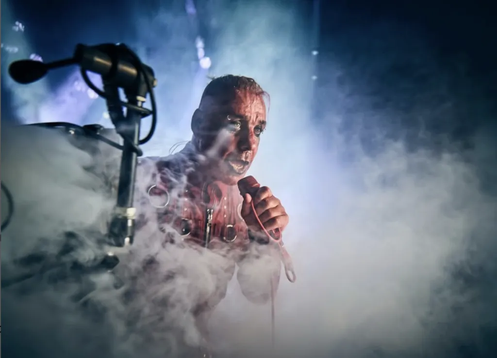 Înaintea concertului din București, solistul Rammstein a ajuns la Psihiatrie, în Chișinău