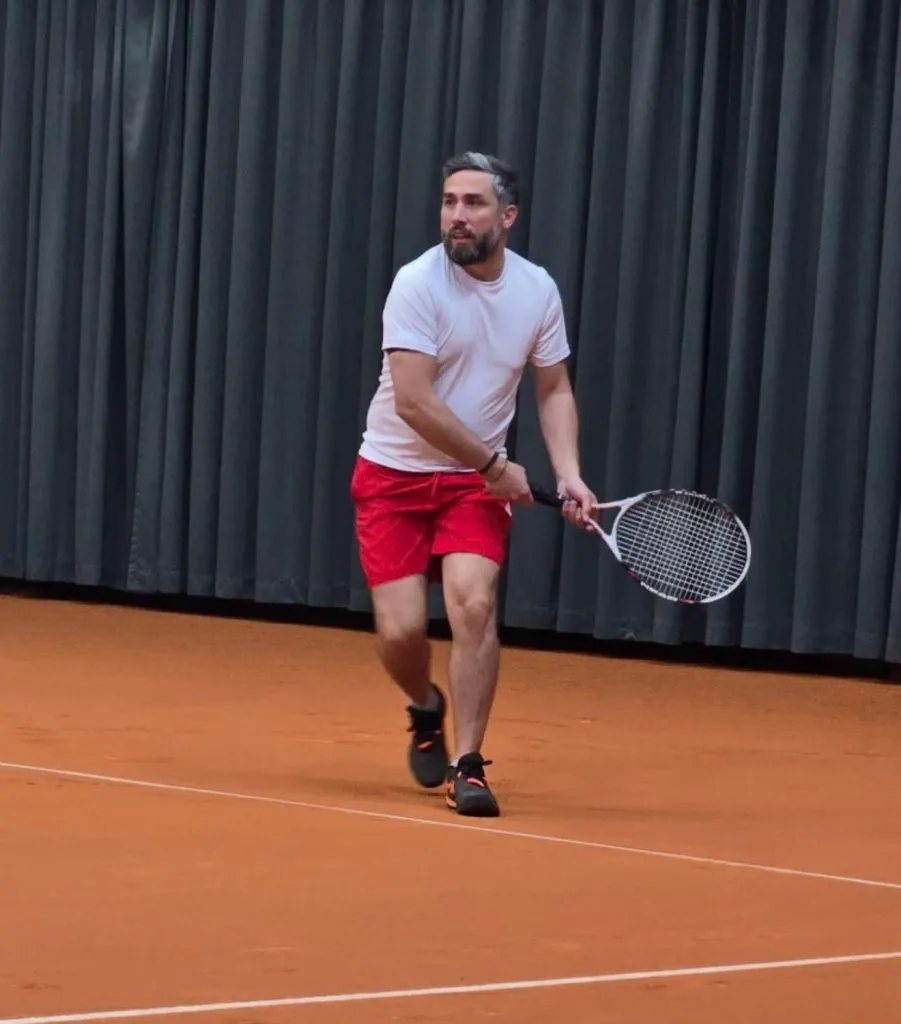 Valeriu Gheorghiță s-a făcut sportiv de când este soțul Monicăi Bîrlădeanu. Trebuie să țină pasul cu vedeta