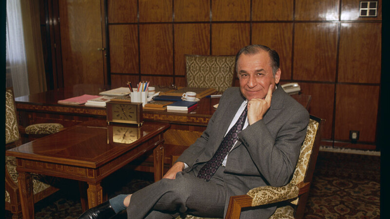 Florin Călinescu, dezvăluiri spumoase despre biscuiții lui Iliescu. L-a luat peste picior și pe Liviu Dragnea