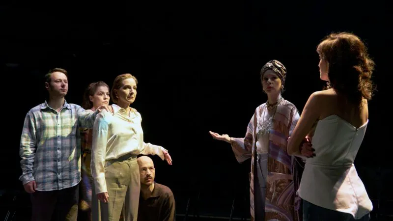 O nouă premieră la Teatrul Național București: „Nimic nu e întâmplător”