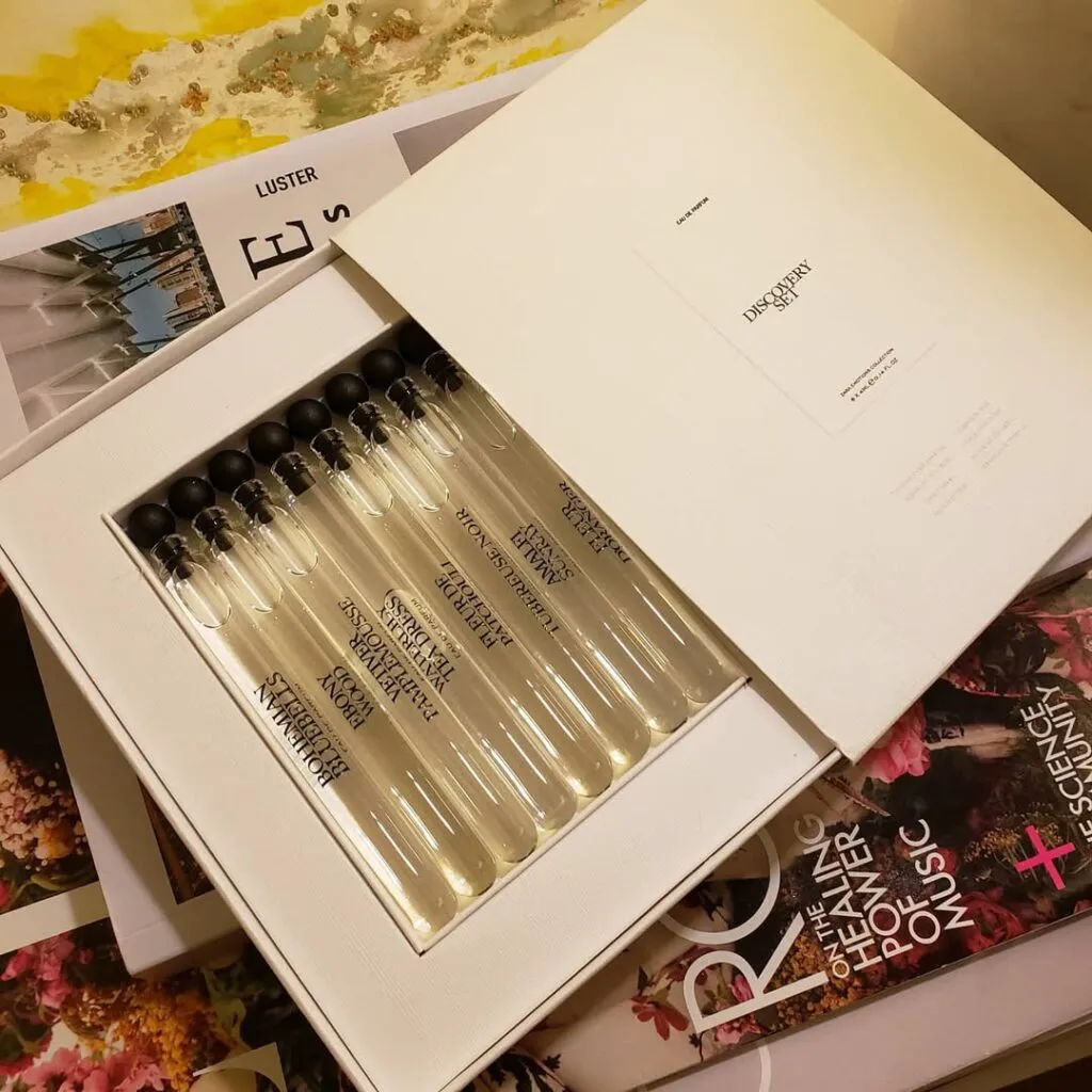 Lux accesibil, cu semnătură de autor. Parfumuri de nișă la preț redus: o colaborare cu Jo Malone de care puțină lume știe