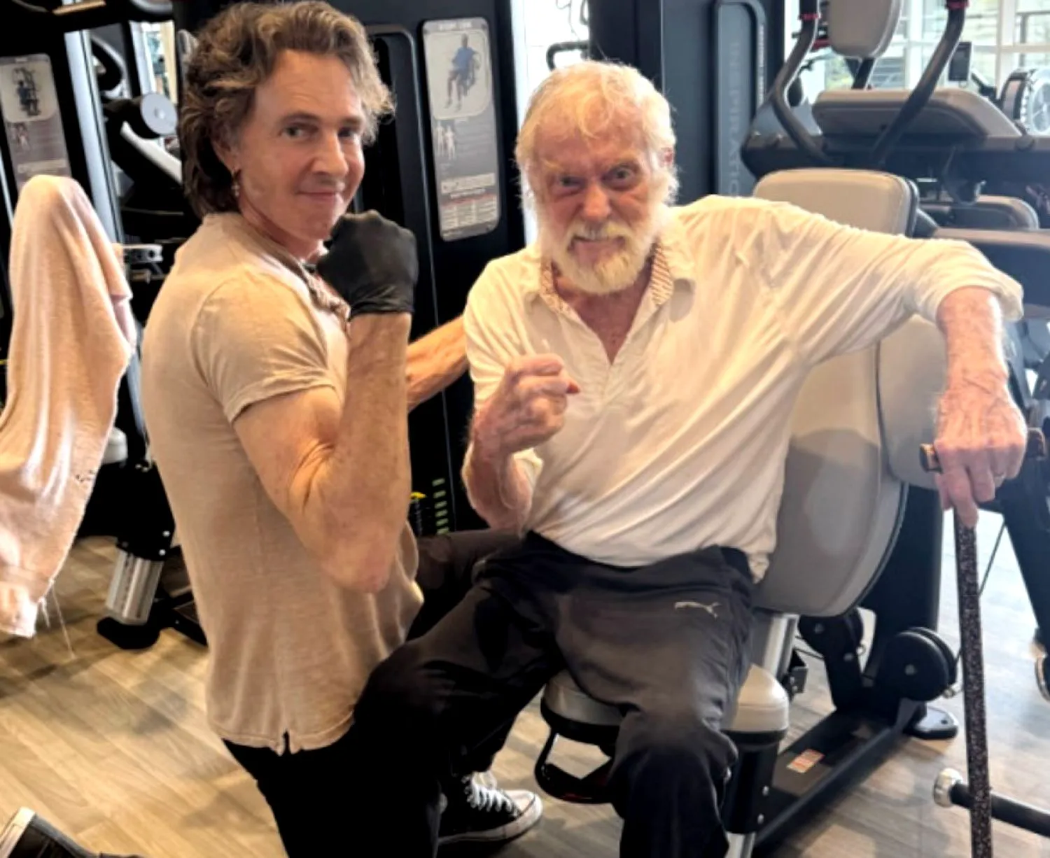 Legenda Hollywoodului, Dick Van Dyke, surprins la sală la aproape 100 de ani. E un fenomen! 