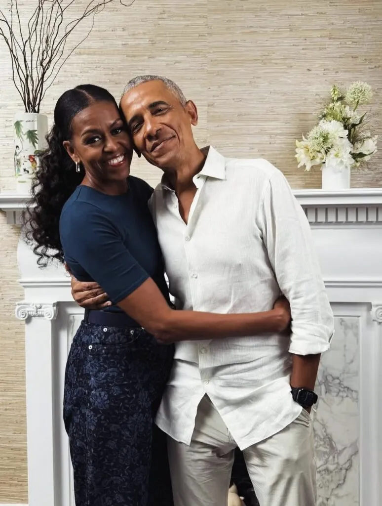 În plin scandal de divorț, soții Obama au plecat în vacanță. Au decis însă să vină separat