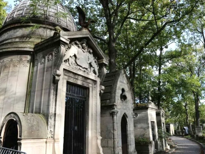 Monumentul iubirii, cel mai neobișnuit mormânt din lume. S-a născut dintr-o dorință