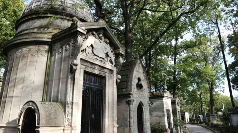 Monumentul iubirii, cel mai neobișnuit mormânt din lume. S-a născut dintr-o dorință