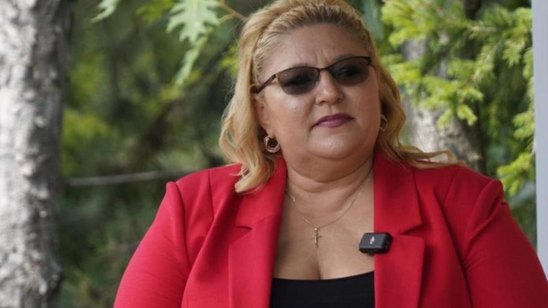 Diana Șoșoacă, scandal cu „doi gealați” la ușa apartamentului. Politiciana a trecut la amenințări