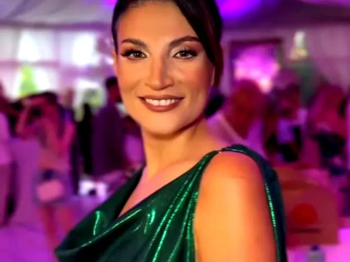 Ioana Ginghină a devenit „profă de sex” cu diplomă și spune ce folosește în așternuturi, împreună cu soțul