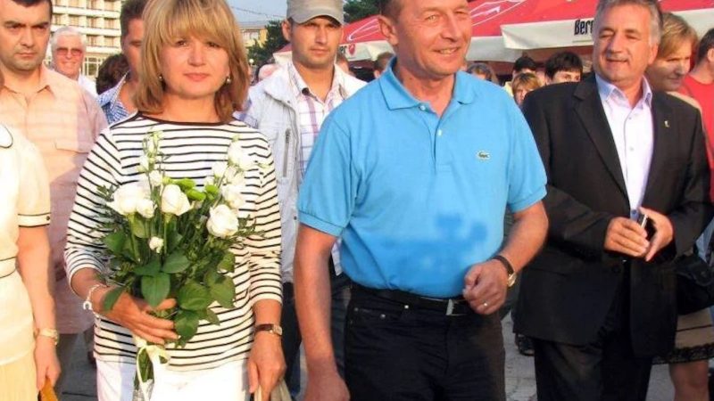 Primele imagini cu Maria Băsescu, după mulți ani. Fosta primă doamnă și-a păstrat eleganța – Video