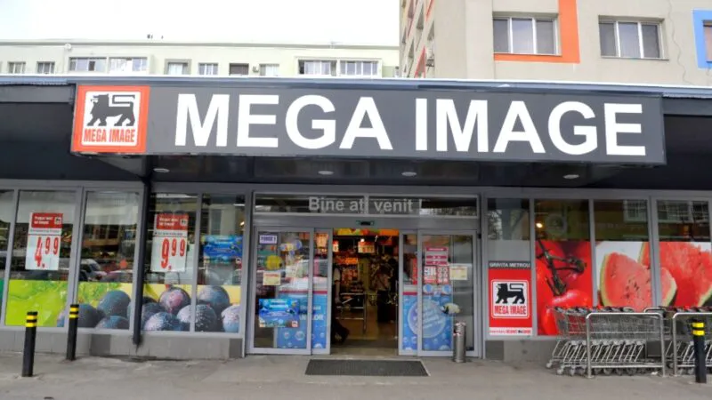 Un cetățean a confruntat Mega Image în privința rafturilor cu prețuri amestecate. Nervi mulți, dar explicația e cireașa de pe tort. Video