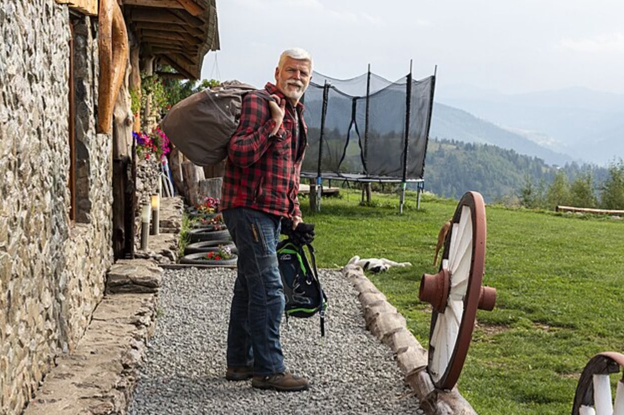 Președintele, aventurier pe motocicletă. Ce a făcut după ce s-a întâlnit cu urșii