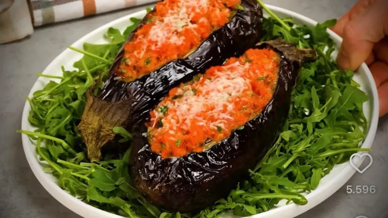 E sezonul lor! Rețeta italiană de vinete umplute – sunt delicioase