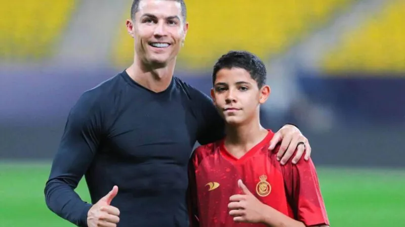 Fiul cel mare al lui Cristiano Ronaldo, pregătit pentru fotbal și critici. Misterul nașterii sale persistă și azi