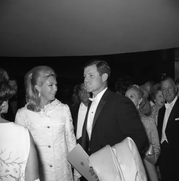 Secretele murdare ale lui Ted Kennedy ies la iveală: amante, mafie și o moarte ascunsă de FBI