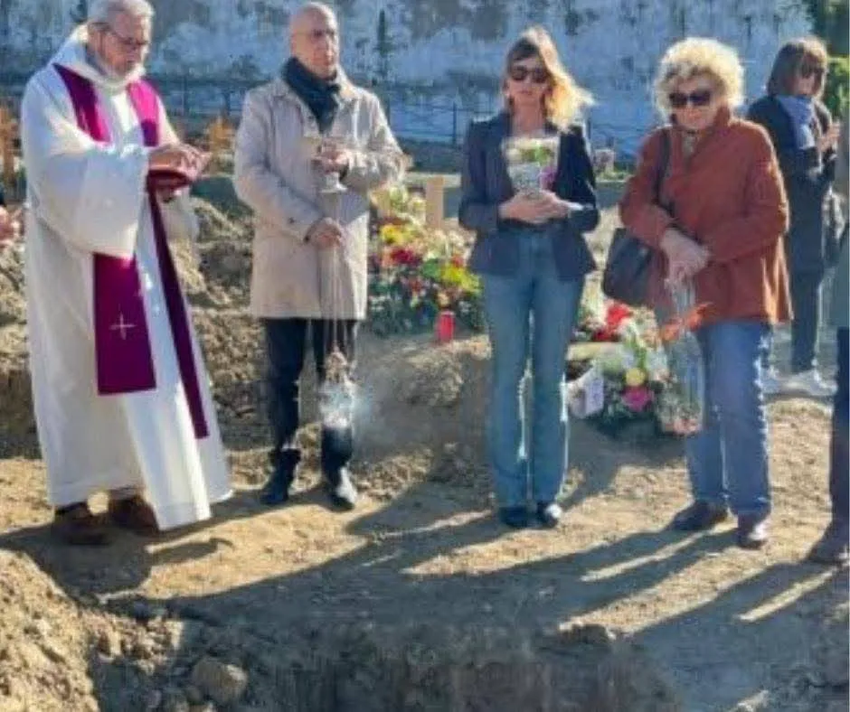 Înmormântarea Elenei Gurgu din Suceava în cimitirul din Florența. Foto: Facebook Corriera della Sera