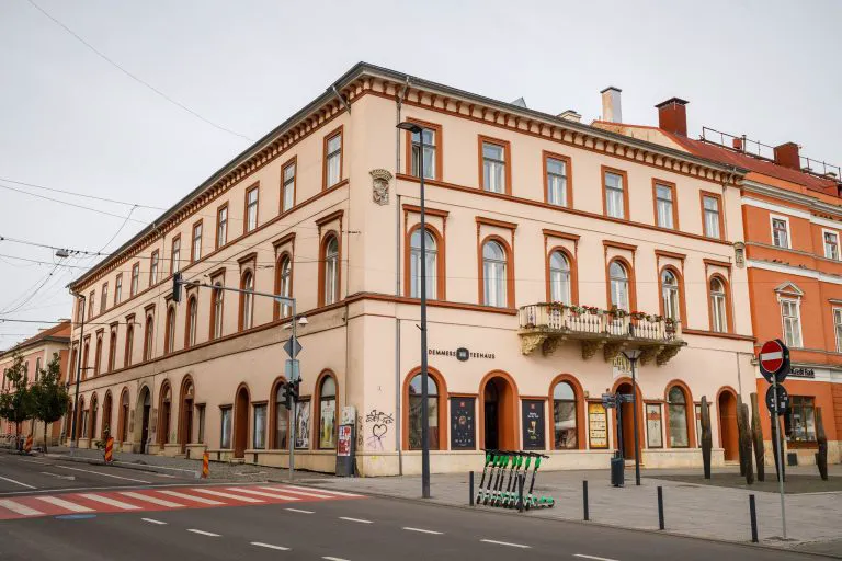 Orbán, cântec cu mesaj tăios la Cluj: „Să-și ia casa, noi oricum rămânem aici”