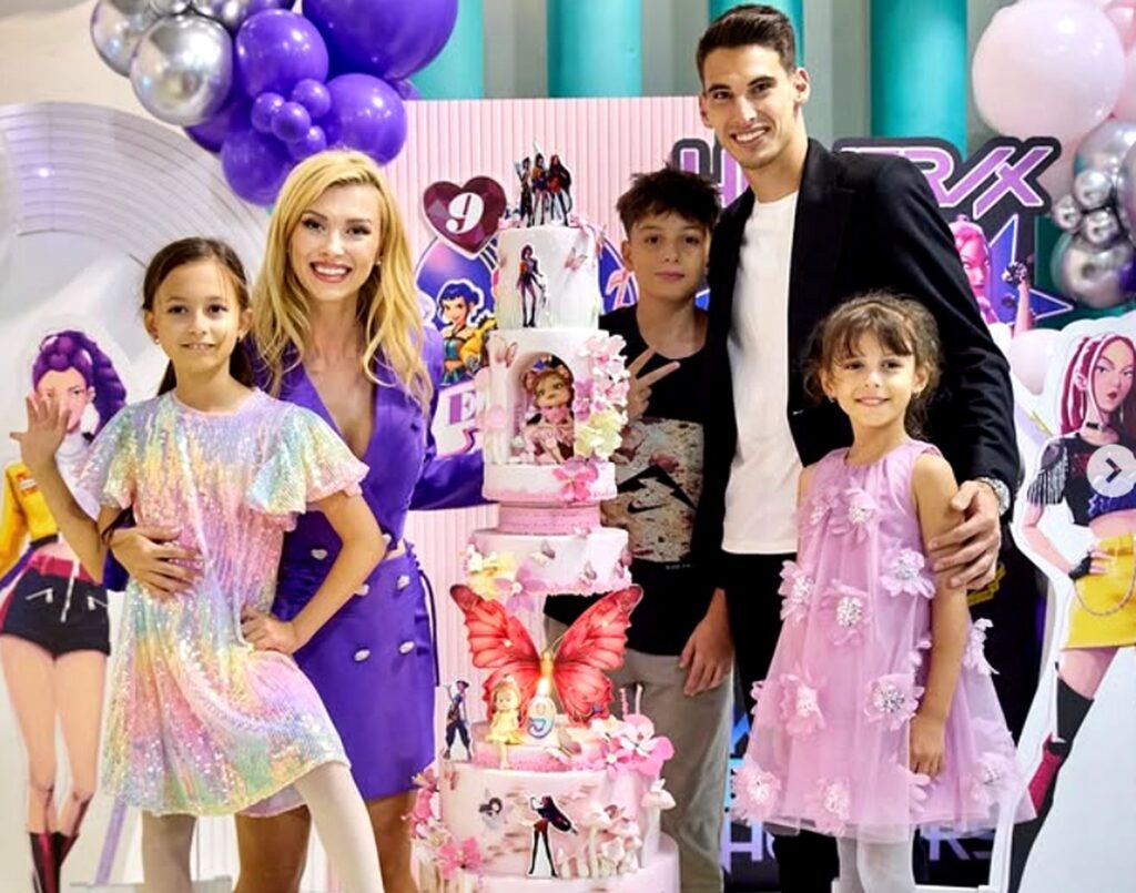 Cum le pregătește Andreea Bălan pe fiicele ei pentru viață. „Când un băiat te place…”