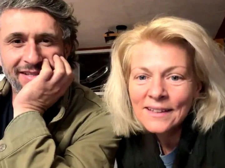 Tatăl lui Dragoș Bucur a venit în control la casa de la țară. Actorul, luat la rost