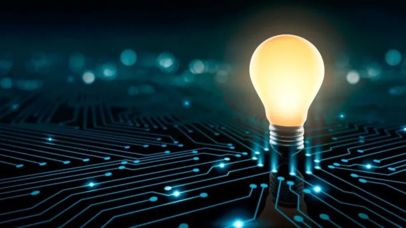 Bancul zilei. Ca să facă economie de energie electrică, Bulă a pus un anunț sub sonerie…