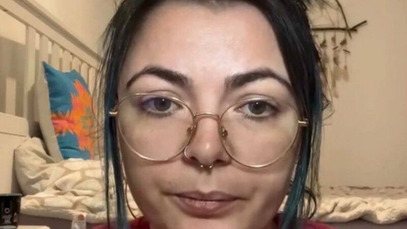 O influenceriță a povestit cum era să moară în casă, intoxicată cu gaz, iar o dispeceră de la Salvare și-a bătut joc. Video
