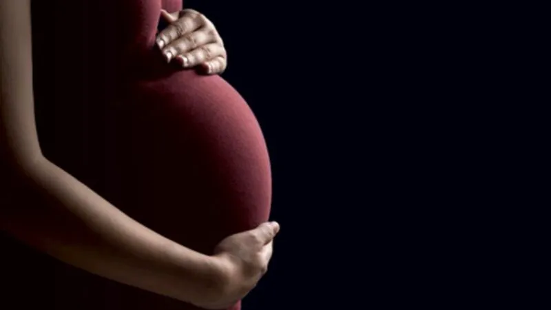 Bancul zilei. Ce înseamnă când secretara rămâne însărcinată? Leșini de râs când vei afla răspunsul