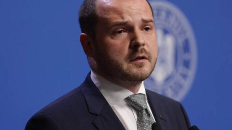 Ministrul Rogobete a prins un chirurg chiulangiu cu ajutorul Facebook. S-a declanșat ancheta la nivel național