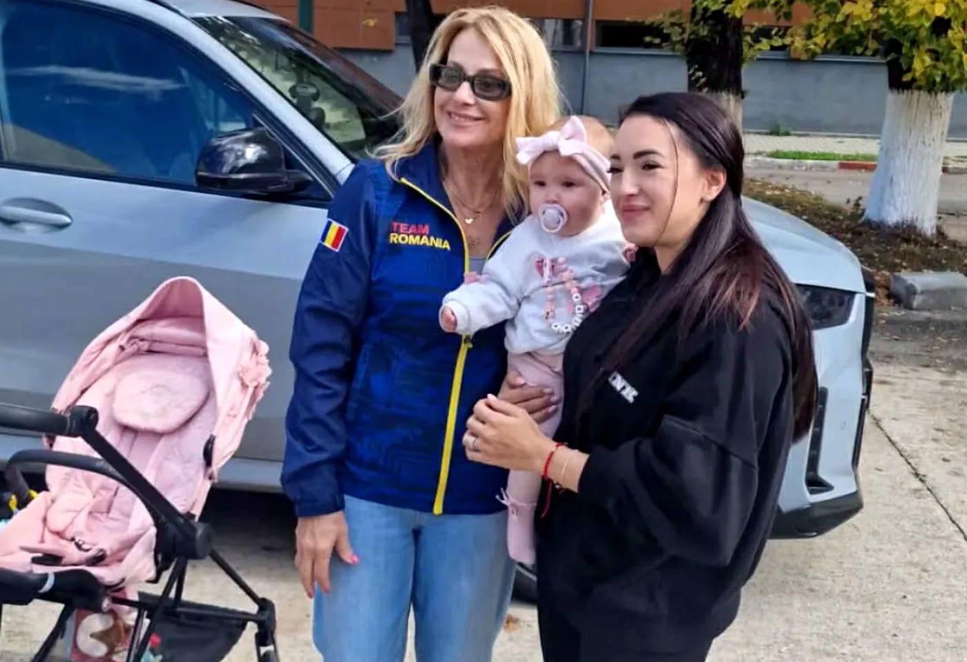 Regina gimnasticii Nadia Comăneci și steaua înotului mondial, David Sub deviza „Fii și tu campion!”, CS Dinamo a fost gazda unui eveniment inedit, care a împletit distracția cu educația sportivă, oferind participanților ateliere interactive și demonstrații practice în discipline variate. Vedetele zilei au fost regina gimnasticii Nadia Comăneci și steaua înotului mondial, David Popovici., vedetele evenimentului „Fii și tu campion”