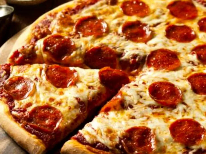 Bancuri. Bună ziua, am comandat o pizza la domiciliu și vreau să știu în cât timp ajunge?