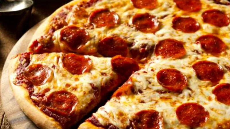 Bancuri. Bună ziua, am comandat o pizza la domiciliu și vreau să știu în cât timp ajunge?