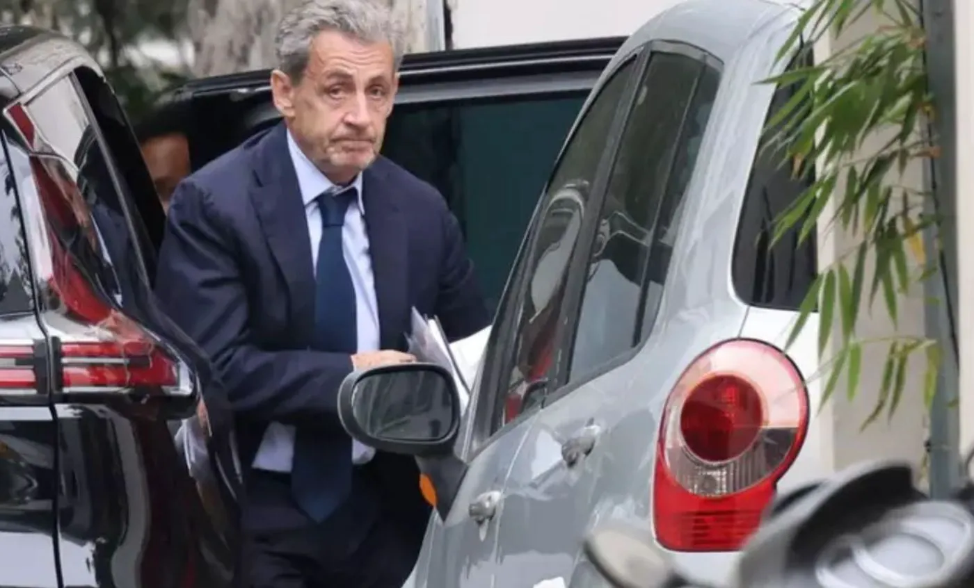 Nicolas Sarkozy a dat petrecere înainte de a merge la închisoare. În ce condiții își va ispăși pedeapsa „hiperpreședintele”