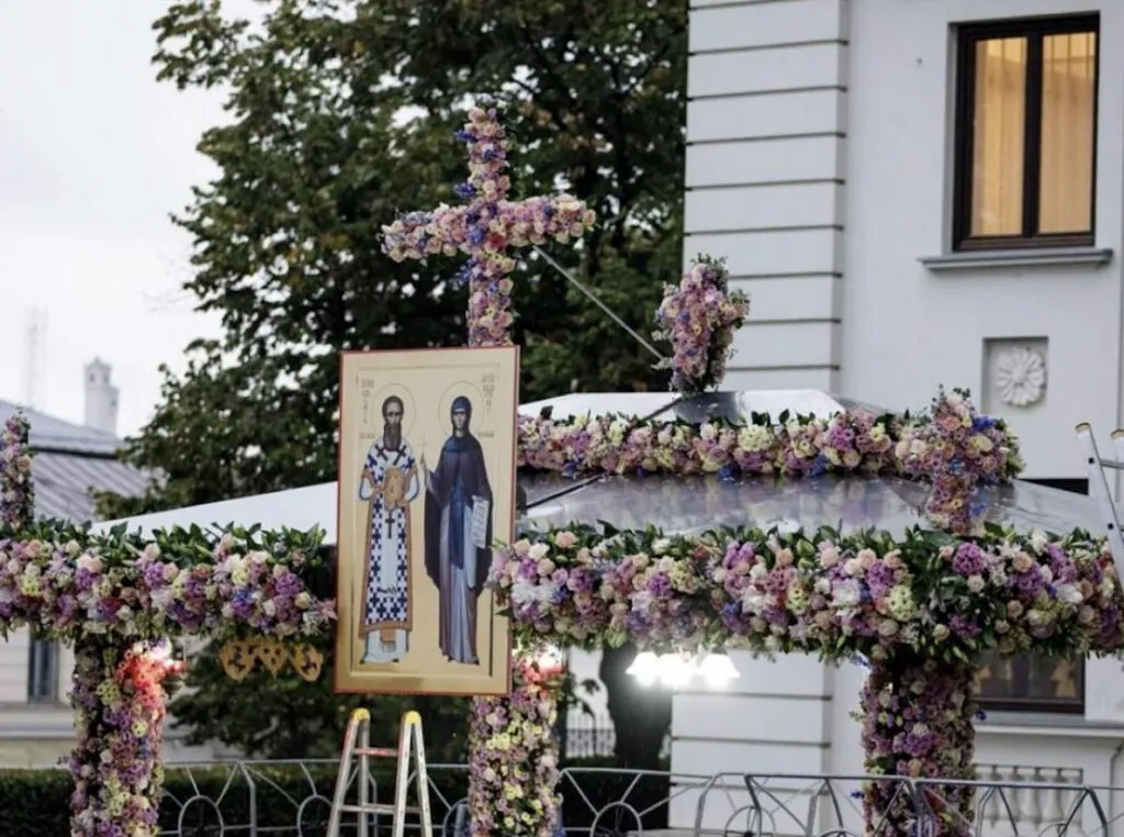 Foarte puțini tineri știu povestea Sfintei Parascheva. Iată de ce este iubită atât de mult de români
