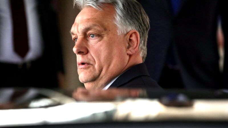 Orbán, cântec cu mesaj tăios la Cluj: „Să-și ia casa, noi oricum rămânem aici”