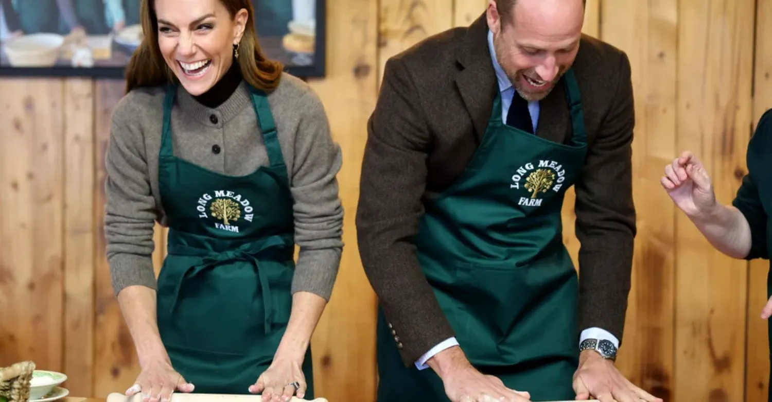 Prințul William și prințesa Kate, moment savuros în Irlanda de Nord. Au preparat o rețetă tradițională inedită: plăcintă cu cartofi și mere