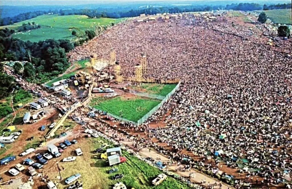 Cum a deschis Woodstock istoria festivalurilor moderne