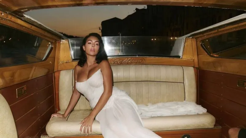 Georgina a lui Ronaldo a prins piața cu miliardari și face bani grei online. Româncele privesc și învață