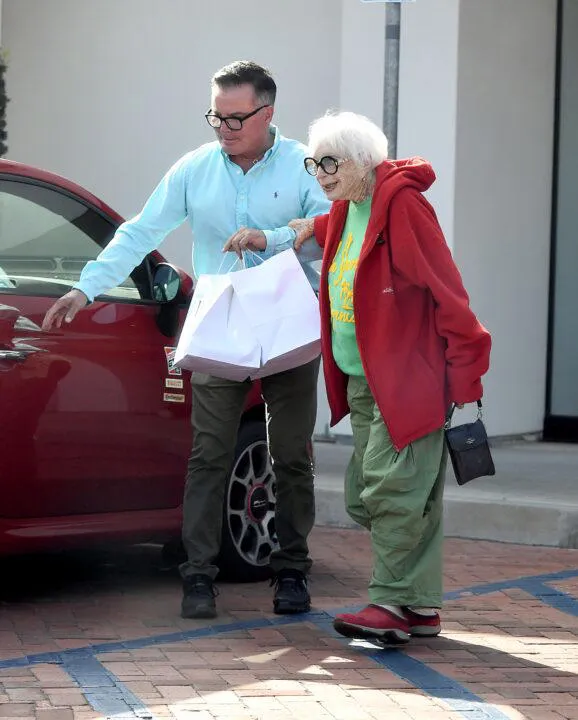 Shirley MacLaine, simbol al Hollywood-ului etern. Alături de fratele ei, Warren Beatty, a scris istorie