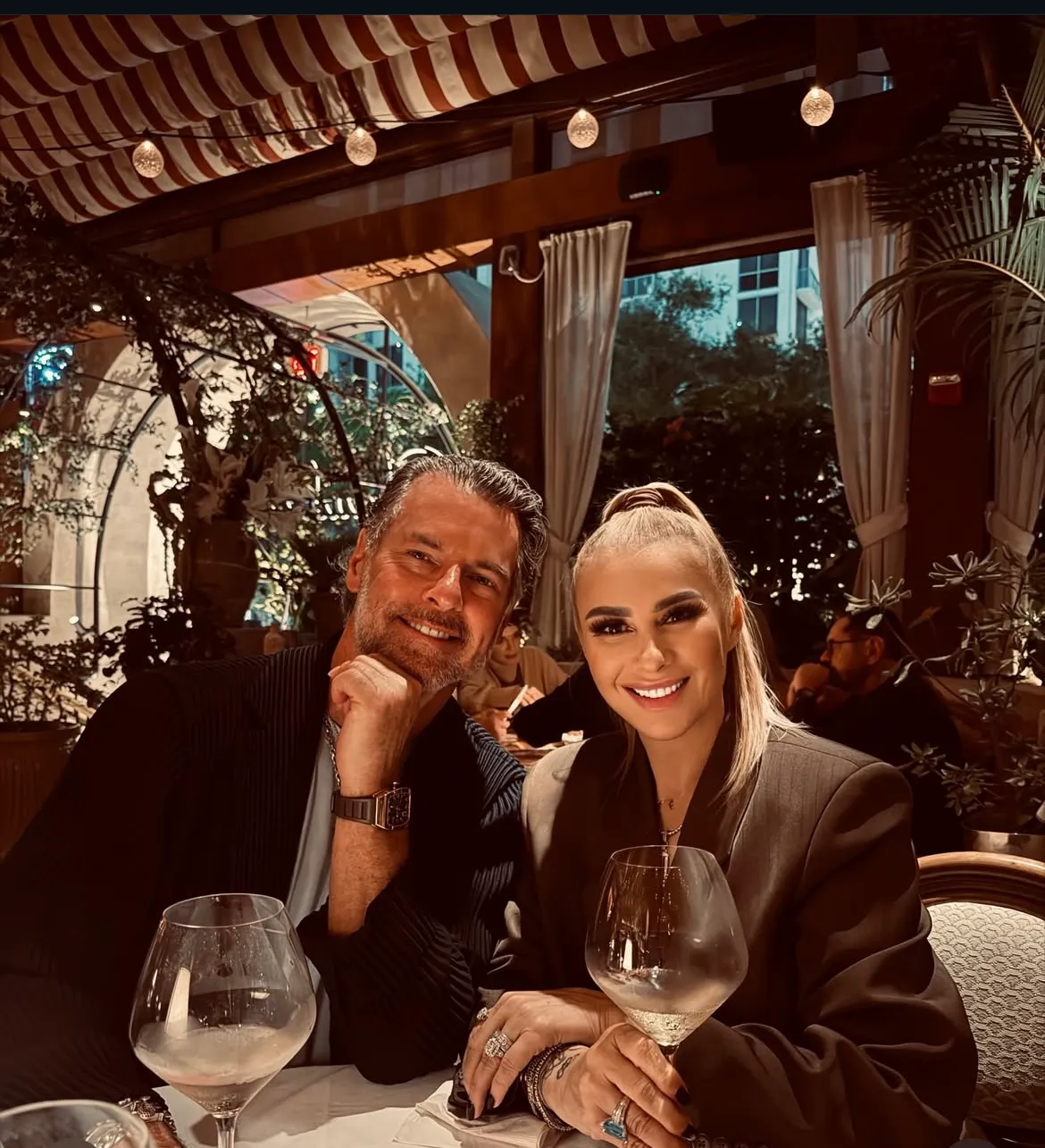 Rebecca, fiica Anamariei Prodan, intră în familie de milionari. Impresara se pune bine cu viitorul cuscru. Exclusiv 