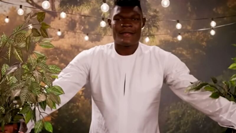 Cel mai înalt bărbat din Africa i-a uluit pe jurații de la Chefi la cuțite. Poartă 58 la pantofi și se îmbracă din Dubai