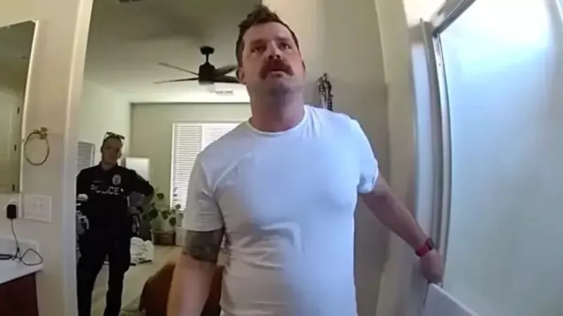 Tragedie în Arizona. Tatăl care și-a lăsat fetița de 2 ani să moară în mașina încinsă, pentru că se uita la filme porno, s-a sinucis