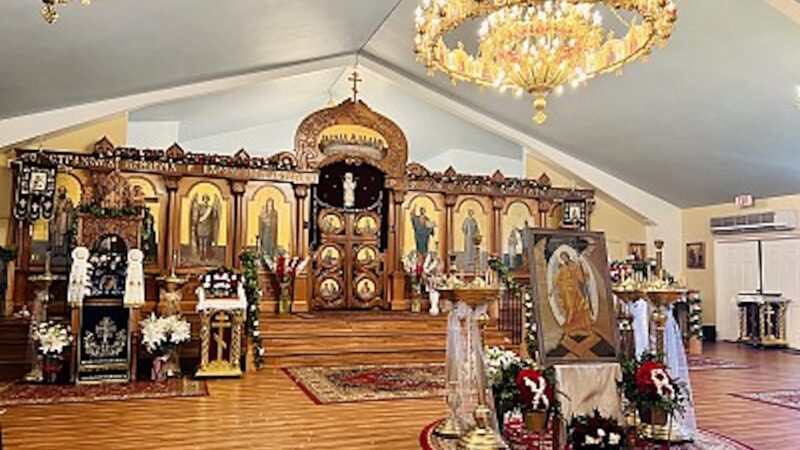 Icoana de 20 de dolari din care curge smirnă